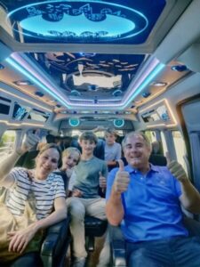 TaxiThaiVan.com รถเช่าพร้อมคนขับ รถตู้ให้เช่า 11