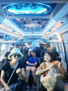 TaxiThaiVan.com รถเช่าพร้อมคนขับ รถตู้ให้เช่า 7